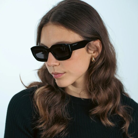 Off-White Women Sunglasses Black Grey Rectangle OERI138 CHARLOTTE 1007 BRAND NEW - Picture 13 of 14